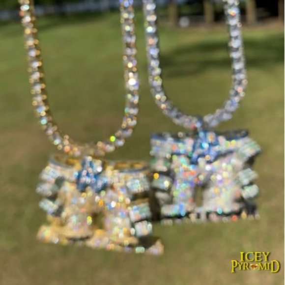 APF All Pocket Full Money Silver Color Design Pendant - Picture 2 of 5